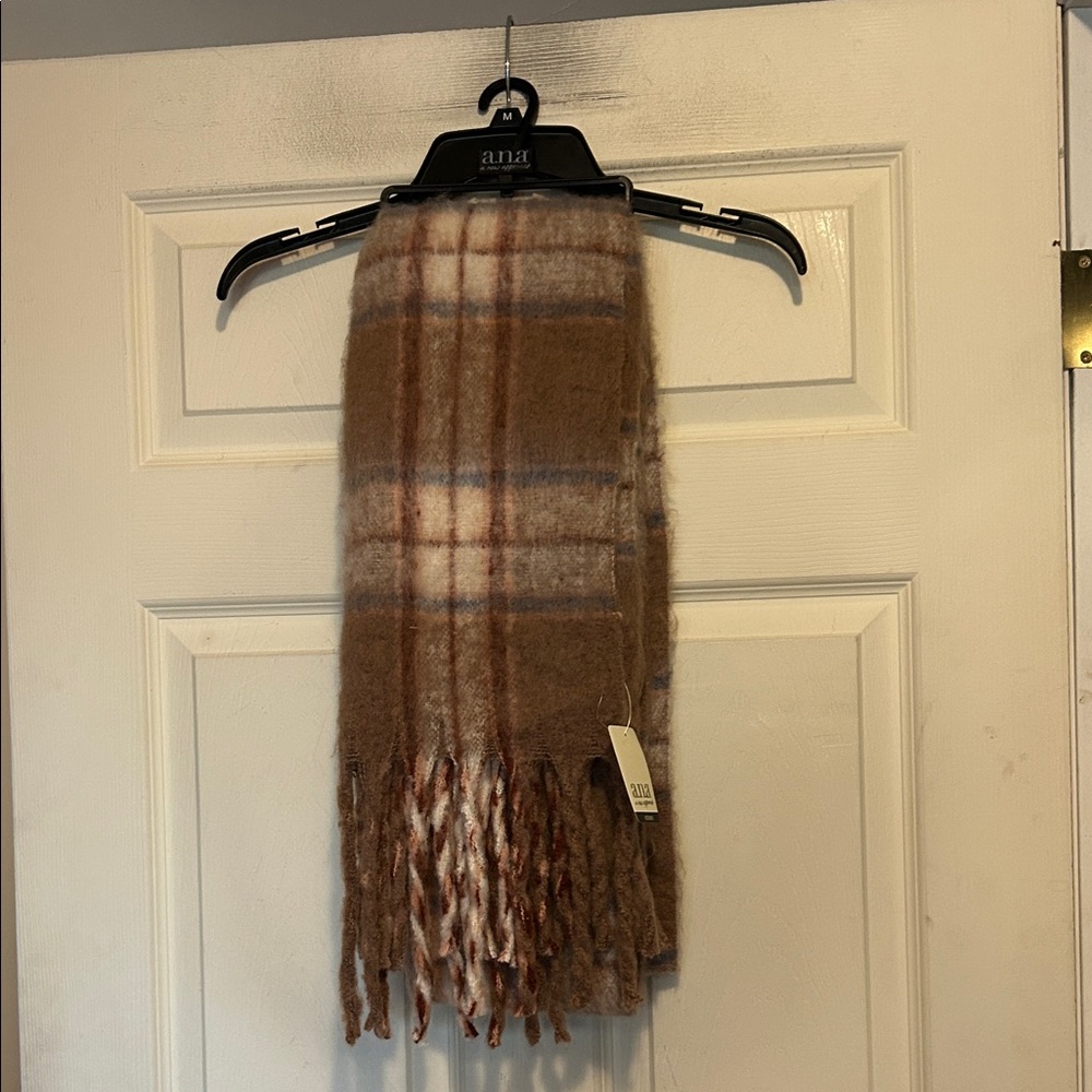 a.n.a. Plaid Scarf Tan